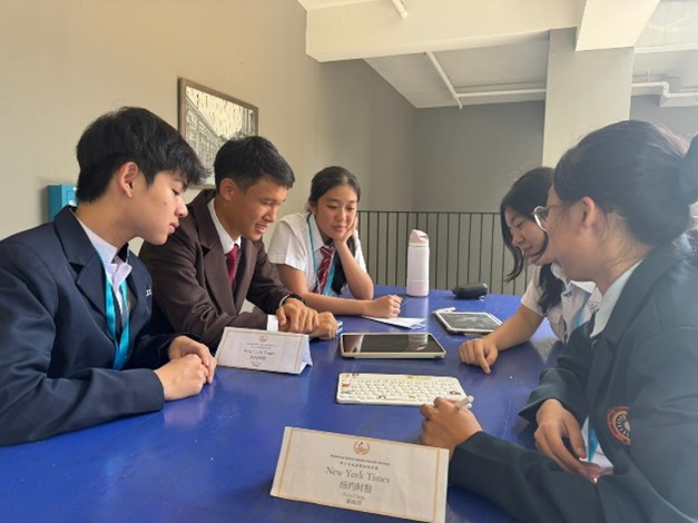 Bilingual Youth Model United Nations  pic 4